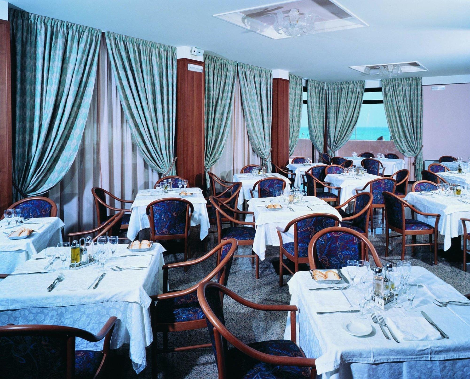 Hotel Rossini Πέζαρο Εστιατόριο φωτογραφία